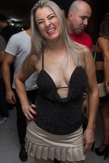 
                <a style='margin-left: 5px;' class='btn btn-xs btn-social btn-facebook' href='https://www.facebook.com/sharer/sharer.php?u=https://www.galeramix.com.br/imagem/a69/800-800-90/conteudo/site_galerias/69/matheus-e-kauan-no-petry-galera-mix-102.jpg' rel='popup' data-width='500' data-height='400'><i class='fa fa-facebook'></i>Compartilhar <span class='hidden-xs'>no Facebook</span>
            </a> 
            <a class='btn btn-default btn-xs' target='_blank' href='imagem/a69/800-800-90/conteudo/site_galerias/69/matheus-e-kauan-no-petry-galera-mix-102.jpg'>
                <span class='glyphicon glyphicon-cloud-download'></span> Salvar
            </a>
            