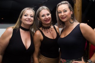 
<a style='margin-left: 5px;' class='btn btn-xs btn-social btn-facebook' href='https://www.facebook.com/sharer/sharer.php?u=https://www.galeramix.com.br/imagem/a69/800-800-90/conteudo/site_galerias/69/matheus-e-kauan-no-petry-galera-mix-21.jpg' rel='popup' data-width='500' data-height='400'><i class='fa fa-facebook'></i>Compartilhar <span class='hidden-xs'>no Facebook</span>
</a> 
<a class='btn btn-default btn-xs' target='_blank' href='imagem/a69/800-800-90/conteudo/site_galerias/69/matheus-e-kauan-no-petry-galera-mix-21.jpg'>
<span class='glyphicon glyphicon-cloud-download'></span> Salvar
</a>
