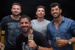 
<a style='margin-left: 5px;' class='btn btn-xs btn-social btn-facebook' href='https://www.facebook.com/sharer/sharer.php?u=https://www.galeramix.com.br/imagem/a69/800-800-90/conteudo/site_galerias/69/matheus-e-kauan-no-petry-galera-mix-38.jpg' rel='popup' data-width='500' data-height='400'><i class='fa fa-facebook'></i>Compartilhar <span class='hidden-xs'>no Facebook</span>
</a> 
<a class='btn btn-default btn-xs' target='_blank' href='imagem/a69/800-800-90/conteudo/site_galerias/69/matheus-e-kauan-no-petry-galera-mix-38.jpg'>
<span class='glyphicon glyphicon-cloud-download'></span> Salvar
</a>
