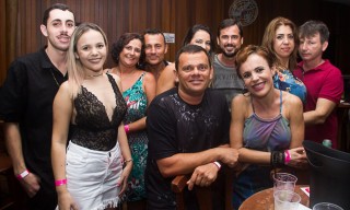 
<a style='margin-left: 5px;' class='btn btn-xs btn-social btn-facebook' href='https://www.facebook.com/sharer/sharer.php?u=https://www.galeramix.com.br/imagem/a69/800-800-90/conteudo/site_galerias/69/matheus-e-kauan-no-petry-galera-mix-39.jpg' rel='popup' data-width='500' data-height='400'><i class='fa fa-facebook'></i>Compartilhar <span class='hidden-xs'>no Facebook</span>
</a> 
<a class='btn btn-default btn-xs' target='_blank' href='imagem/a69/800-800-90/conteudo/site_galerias/69/matheus-e-kauan-no-petry-galera-mix-39.jpg'>
<span class='glyphicon glyphicon-cloud-download'></span> Salvar
</a>
