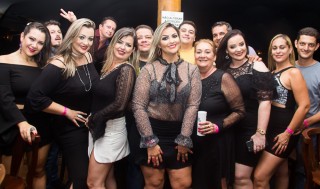 
<a style='margin-left: 5px;' class='btn btn-xs btn-social btn-facebook' href='https://www.facebook.com/sharer/sharer.php?u=https://www.galeramix.com.br/imagem/a69/800-800-90/conteudo/site_galerias/69/matheus-e-kauan-no-petry-galera-mix-41.jpg' rel='popup' data-width='500' data-height='400'><i class='fa fa-facebook'></i>Compartilhar <span class='hidden-xs'>no Facebook</span>
</a> 
<a class='btn btn-default btn-xs' target='_blank' href='imagem/a69/800-800-90/conteudo/site_galerias/69/matheus-e-kauan-no-petry-galera-mix-41.jpg'>
<span class='glyphicon glyphicon-cloud-download'></span> Salvar
</a>
