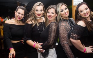 
<a style='margin-left: 5px;' class='btn btn-xs btn-social btn-facebook' href='https://www.facebook.com/sharer/sharer.php?u=https://www.galeramix.com.br/imagem/a69/800-800-90/conteudo/site_galerias/69/matheus-e-kauan-no-petry-galera-mix-42.jpg' rel='popup' data-width='500' data-height='400'><i class='fa fa-facebook'></i>Compartilhar <span class='hidden-xs'>no Facebook</span>
</a> 
<a class='btn btn-default btn-xs' target='_blank' href='imagem/a69/800-800-90/conteudo/site_galerias/69/matheus-e-kauan-no-petry-galera-mix-42.jpg'>
<span class='glyphicon glyphicon-cloud-download'></span> Salvar
</a>
