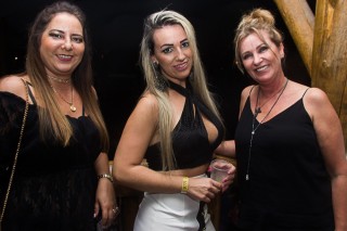 
<a style='margin-left: 5px;' class='btn btn-xs btn-social btn-facebook' href='https://www.facebook.com/sharer/sharer.php?u=https://www.galeramix.com.br/imagem/a69/800-800-90/conteudo/site_galerias/69/matheus-e-kauan-no-petry-galera-mix-45.jpg' rel='popup' data-width='500' data-height='400'><i class='fa fa-facebook'></i>Compartilhar <span class='hidden-xs'>no Facebook</span>
</a> 
<a class='btn btn-default btn-xs' target='_blank' href='imagem/a69/800-800-90/conteudo/site_galerias/69/matheus-e-kauan-no-petry-galera-mix-45.jpg'>
<span class='glyphicon glyphicon-cloud-download'></span> Salvar
</a>
