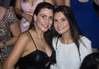 
<a style='margin-left: 5px;' class='btn btn-xs btn-social btn-facebook' href='https://www.facebook.com/sharer/sharer.php?u=https://www.galeramix.com.br/imagem/a69/800-800-90/conteudo/site_galerias/69/matheus-e-kauan-no-petry-galera-mix-55.jpg' rel='popup' data-width='500' data-height='400'><i class='fa fa-facebook'></i>Compartilhar <span class='hidden-xs'>no Facebook</span>
</a> 
<a class='btn btn-default btn-xs' target='_blank' href='imagem/a69/800-800-90/conteudo/site_galerias/69/matheus-e-kauan-no-petry-galera-mix-55.jpg'>
<span class='glyphicon glyphicon-cloud-download'></span> Salvar
</a>
