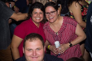 
<a style='margin-left: 5px;' class='btn btn-xs btn-social btn-facebook' href='https://www.facebook.com/sharer/sharer.php?u=https://www.galeramix.com.br/imagem/a69/800-800-90/conteudo/site_galerias/69/matheus-e-kauan-no-petry-galera-mix-57.jpg' rel='popup' data-width='500' data-height='400'><i class='fa fa-facebook'></i>Compartilhar <span class='hidden-xs'>no Facebook</span>
</a> 
<a class='btn btn-default btn-xs' target='_blank' href='imagem/a69/800-800-90/conteudo/site_galerias/69/matheus-e-kauan-no-petry-galera-mix-57.jpg'>
<span class='glyphicon glyphicon-cloud-download'></span> Salvar
</a>
