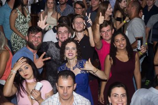 
<a style='margin-left: 5px;' class='btn btn-xs btn-social btn-facebook' href='https://www.facebook.com/sharer/sharer.php?u=https://www.galeramix.com.br/imagem/a69/800-800-90/conteudo/site_galerias/69/matheus-e-kauan-no-petry-galera-mix-58.jpg' rel='popup' data-width='500' data-height='400'><i class='fa fa-facebook'></i>Compartilhar <span class='hidden-xs'>no Facebook</span>
</a> 
<a class='btn btn-default btn-xs' target='_blank' href='imagem/a69/800-800-90/conteudo/site_galerias/69/matheus-e-kauan-no-petry-galera-mix-58.jpg'>
<span class='glyphicon glyphicon-cloud-download'></span> Salvar
</a>
