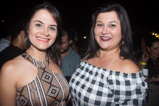 
<a style='margin-left: 5px;' class='btn btn-xs btn-social btn-facebook' href='https://www.facebook.com/sharer/sharer.php?u=https://www.galeramix.com.br/imagem/a69/800-800-90/conteudo/site_galerias/69/matheus-e-kauan-no-petry-galera-mix-73.jpg' rel='popup' data-width='500' data-height='400'><i class='fa fa-facebook'></i>Compartilhar <span class='hidden-xs'>no Facebook</span>
</a> 
<a class='btn btn-default btn-xs' target='_blank' href='imagem/a69/800-800-90/conteudo/site_galerias/69/matheus-e-kauan-no-petry-galera-mix-73.jpg'>
<span class='glyphicon glyphicon-cloud-download'></span> Salvar
</a>
