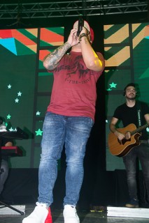 
<a style='margin-left: 5px;' class='btn btn-xs btn-social btn-facebook' href='https://www.facebook.com/sharer/sharer.php?u=https://www.galeramix.com.br/imagem/a69/800-800-90/conteudo/site_galerias/69/matheus-e-kauan-no-petry-galera-mix-80.jpg' rel='popup' data-width='500' data-height='400'><i class='fa fa-facebook'></i>Compartilhar <span class='hidden-xs'>no Facebook</span>
</a> 
<a class='btn btn-default btn-xs' target='_blank' href='imagem/a69/800-800-90/conteudo/site_galerias/69/matheus-e-kauan-no-petry-galera-mix-80.jpg'>
<span class='glyphicon glyphicon-cloud-download'></span> Salvar
</a>
