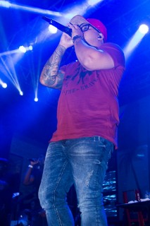 
<a style='margin-left: 5px;' class='btn btn-xs btn-social btn-facebook' href='https://www.facebook.com/sharer/sharer.php?u=https://www.galeramix.com.br/imagem/a69/800-800-90/conteudo/site_galerias/69/matheus-e-kauan-no-petry-galera-mix-83.jpg' rel='popup' data-width='500' data-height='400'><i class='fa fa-facebook'></i>Compartilhar <span class='hidden-xs'>no Facebook</span>
</a> 
<a class='btn btn-default btn-xs' target='_blank' href='imagem/a69/800-800-90/conteudo/site_galerias/69/matheus-e-kauan-no-petry-galera-mix-83.jpg'>
<span class='glyphicon glyphicon-cloud-download'></span> Salvar
</a>
