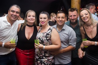 
<a style='margin-left: 5px;' class='btn btn-xs btn-social btn-facebook' href='https://www.facebook.com/sharer/sharer.php?u=https://www.galeramix.com.br/imagem/a69/800-800-90/conteudo/site_galerias/69/matheus-e-kauan-no-petry-galera-mix-88.jpg' rel='popup' data-width='500' data-height='400'><i class='fa fa-facebook'></i>Compartilhar <span class='hidden-xs'>no Facebook</span>
</a> 
<a class='btn btn-default btn-xs' target='_blank' href='imagem/a69/800-800-90/conteudo/site_galerias/69/matheus-e-kauan-no-petry-galera-mix-88.jpg'>
<span class='glyphicon glyphicon-cloud-download'></span> Salvar
</a>
