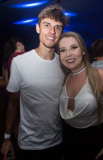 
<a style='margin-left: 5px;' class='btn btn-xs btn-social btn-facebook' href='https://www.facebook.com/sharer/sharer.php?u=https://www.galeramix.com.br/imagem/a69/800-800-90/conteudo/site_galerias/69/matheus-e-kauan-no-petry-galera-mix-91.jpg' rel='popup' data-width='500' data-height='400'><i class='fa fa-facebook'></i>Compartilhar <span class='hidden-xs'>no Facebook</span>
</a> 
<a class='btn btn-default btn-xs' target='_blank' href='imagem/a69/800-800-90/conteudo/site_galerias/69/matheus-e-kauan-no-petry-galera-mix-91.jpg'>
<span class='glyphicon glyphicon-cloud-download'></span> Salvar
</a>
