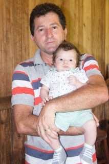 
                                <a style='margin-left: 5px;' class='btn btn-xs btn-social btn-facebook' href='https://www.facebook.com/sharer/sharer.php?u=https://www.galeramix.com.br/imagem/a7/800-800-90/conteudo/site_galerias/7/benjamin-2-meses-12.jpg' rel='popup' data-width='500' data-height='400'><i class='fa fa-facebook'></i>Compartilhar <span class='hidden-xs'>no Facebook</span>
                            </a> 
                            <a class='btn btn-default btn-xs' target='_blank' href='imagem/a7/800-800-90/conteudo/site_galerias/7/benjamin-2-meses-12.jpg'>
                                <span class='glyphicon glyphicon-cloud-download'></span> Salvar
                            </a>
                            