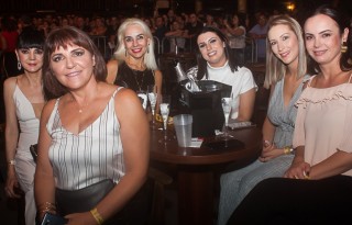 
<a style='margin-left: 5px;' class='btn btn-xs btn-social btn-facebook' href='https://www.facebook.com/sharer/sharer.php?u=https://www.galeramix.com.br/imagem/a71/800-800-90/conteudo/site_galerias/71/galera-mix-petry-victor-e-leo-cezar-menotti-e-fabiano-17.jpg' rel='popup' data-width='500' data-height='400'><i class='fa fa-facebook'></i>Compartilhar <span class='hidden-xs'>no Facebook</span>
</a> 
<a class='btn btn-default btn-xs' target='_blank' href='imagem/a71/800-800-90/conteudo/site_galerias/71/galera-mix-petry-victor-e-leo-cezar-menotti-e-fabiano-17.jpg'>
<span class='glyphicon glyphicon-cloud-download'></span> Salvar
</a>
