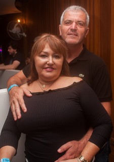 
<a style='margin-left: 5px;' class='btn btn-xs btn-social btn-facebook' href='https://www.facebook.com/sharer/sharer.php?u=https://www.galeramix.com.br/imagem/a71/800-800-90/conteudo/site_galerias/71/galera-mix-petry-victor-e-leo-cezar-menotti-e-fabiano-22.jpg' rel='popup' data-width='500' data-height='400'><i class='fa fa-facebook'></i>Compartilhar <span class='hidden-xs'>no Facebook</span>
</a> 
<a class='btn btn-default btn-xs' target='_blank' href='imagem/a71/800-800-90/conteudo/site_galerias/71/galera-mix-petry-victor-e-leo-cezar-menotti-e-fabiano-22.jpg'>
<span class='glyphicon glyphicon-cloud-download'></span> Salvar
</a>
