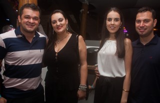 
<a style='margin-left: 5px;' class='btn btn-xs btn-social btn-facebook' href='https://www.facebook.com/sharer/sharer.php?u=https://www.galeramix.com.br/imagem/a71/800-800-90/conteudo/site_galerias/71/galera-mix-petry-victor-e-leo-cezar-menotti-e-fabiano-27.jpg' rel='popup' data-width='500' data-height='400'><i class='fa fa-facebook'></i>Compartilhar <span class='hidden-xs'>no Facebook</span>
</a> 
<a class='btn btn-default btn-xs' target='_blank' href='imagem/a71/800-800-90/conteudo/site_galerias/71/galera-mix-petry-victor-e-leo-cezar-menotti-e-fabiano-27.jpg'>
<span class='glyphicon glyphicon-cloud-download'></span> Salvar
</a>
