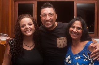 
<a style='margin-left: 5px;' class='btn btn-xs btn-social btn-facebook' href='https://www.facebook.com/sharer/sharer.php?u=https://www.galeramix.com.br/imagem/a71/800-800-90/conteudo/site_galerias/71/galera-mix-petry-victor-e-leo-cezar-menotti-e-fabiano-31.jpg' rel='popup' data-width='500' data-height='400'><i class='fa fa-facebook'></i>Compartilhar <span class='hidden-xs'>no Facebook</span>
</a> 
<a class='btn btn-default btn-xs' target='_blank' href='imagem/a71/800-800-90/conteudo/site_galerias/71/galera-mix-petry-victor-e-leo-cezar-menotti-e-fabiano-31.jpg'>
<span class='glyphicon glyphicon-cloud-download'></span> Salvar
</a>
