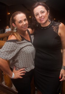 
<a style='margin-left: 5px;' class='btn btn-xs btn-social btn-facebook' href='https://www.facebook.com/sharer/sharer.php?u=https://www.galeramix.com.br/imagem/a71/800-800-90/conteudo/site_galerias/71/galera-mix-petry-victor-e-leo-cezar-menotti-e-fabiano-32.jpg' rel='popup' data-width='500' data-height='400'><i class='fa fa-facebook'></i>Compartilhar <span class='hidden-xs'>no Facebook</span>
</a> 
<a class='btn btn-default btn-xs' target='_blank' href='imagem/a71/800-800-90/conteudo/site_galerias/71/galera-mix-petry-victor-e-leo-cezar-menotti-e-fabiano-32.jpg'>
<span class='glyphicon glyphicon-cloud-download'></span> Salvar
</a>
