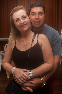 
<a style='margin-left: 5px;' class='btn btn-xs btn-social btn-facebook' href='https://www.facebook.com/sharer/sharer.php?u=https://www.galeramix.com.br/imagem/a71/800-800-90/conteudo/site_galerias/71/galera-mix-petry-victor-e-leo-cezar-menotti-e-fabiano-36.jpg' rel='popup' data-width='500' data-height='400'><i class='fa fa-facebook'></i>Compartilhar <span class='hidden-xs'>no Facebook</span>
</a> 
<a class='btn btn-default btn-xs' target='_blank' href='imagem/a71/800-800-90/conteudo/site_galerias/71/galera-mix-petry-victor-e-leo-cezar-menotti-e-fabiano-36.jpg'>
<span class='glyphicon glyphicon-cloud-download'></span> Salvar
</a>
