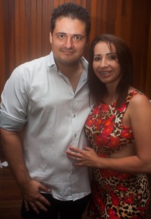 
<a style='margin-left: 5px;' class='btn btn-xs btn-social btn-facebook' href='https://www.facebook.com/sharer/sharer.php?u=https://www.galeramix.com.br/imagem/a71/800-800-90/conteudo/site_galerias/71/galera-mix-petry-victor-e-leo-cezar-menotti-e-fabiano-38.jpg' rel='popup' data-width='500' data-height='400'><i class='fa fa-facebook'></i>Compartilhar <span class='hidden-xs'>no Facebook</span>
</a> 
<a class='btn btn-default btn-xs' target='_blank' href='imagem/a71/800-800-90/conteudo/site_galerias/71/galera-mix-petry-victor-e-leo-cezar-menotti-e-fabiano-38.jpg'>
<span class='glyphicon glyphicon-cloud-download'></span> Salvar
</a>
