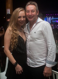 
<a style='margin-left: 5px;' class='btn btn-xs btn-social btn-facebook' href='https://www.facebook.com/sharer/sharer.php?u=https://www.galeramix.com.br/imagem/a71/800-800-90/conteudo/site_galerias/71/galera-mix-petry-victor-e-leo-cezar-menotti-e-fabiano-42.jpg' rel='popup' data-width='500' data-height='400'><i class='fa fa-facebook'></i>Compartilhar <span class='hidden-xs'>no Facebook</span>
</a> 
<a class='btn btn-default btn-xs' target='_blank' href='imagem/a71/800-800-90/conteudo/site_galerias/71/galera-mix-petry-victor-e-leo-cezar-menotti-e-fabiano-42.jpg'>
<span class='glyphicon glyphicon-cloud-download'></span> Salvar
</a>
