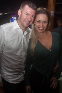 
<a style='margin-left: 5px;' class='btn btn-xs btn-social btn-facebook' href='https://www.facebook.com/sharer/sharer.php?u=https://www.galeramix.com.br/imagem/a71/800-800-90/conteudo/site_galerias/71/galera-mix-petry-victor-e-leo-cezar-menotti-e-fabiano-43.jpg' rel='popup' data-width='500' data-height='400'><i class='fa fa-facebook'></i>Compartilhar <span class='hidden-xs'>no Facebook</span>
</a> 
<a class='btn btn-default btn-xs' target='_blank' href='imagem/a71/800-800-90/conteudo/site_galerias/71/galera-mix-petry-victor-e-leo-cezar-menotti-e-fabiano-43.jpg'>
<span class='glyphicon glyphicon-cloud-download'></span> Salvar
</a>
