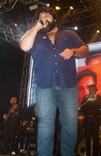 
<a style='margin-left: 5px;' class='btn btn-xs btn-social btn-facebook' href='https://www.facebook.com/sharer/sharer.php?u=https://www.galeramix.com.br/imagem/a71/800-800-90/conteudo/site_galerias/71/galera-mix-petry-victor-e-leo-cezar-menotti-e-fabiano-5.jpg' rel='popup' data-width='500' data-height='400'><i class='fa fa-facebook'></i>Compartilhar <span class='hidden-xs'>no Facebook</span>
</a> 
<a class='btn btn-default btn-xs' target='_blank' href='imagem/a71/800-800-90/conteudo/site_galerias/71/galera-mix-petry-victor-e-leo-cezar-menotti-e-fabiano-5.jpg'>
<span class='glyphicon glyphicon-cloud-download'></span> Salvar
</a>
