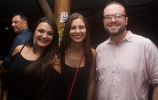 
<a style='margin-left: 5px;' class='btn btn-xs btn-social btn-facebook' href='https://www.facebook.com/sharer/sharer.php?u=https://www.galeramix.com.br/imagem/a71/800-800-90/conteudo/site_galerias/71/galera-mix-petry-victor-e-leo-cezar-menotti-e-fabiano-50.jpg' rel='popup' data-width='500' data-height='400'><i class='fa fa-facebook'></i>Compartilhar <span class='hidden-xs'>no Facebook</span>
</a> 
<a class='btn btn-default btn-xs' target='_blank' href='imagem/a71/800-800-90/conteudo/site_galerias/71/galera-mix-petry-victor-e-leo-cezar-menotti-e-fabiano-50.jpg'>
<span class='glyphicon glyphicon-cloud-download'></span> Salvar
</a>
