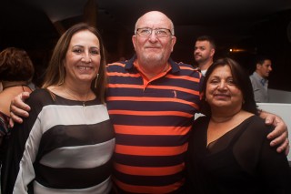 
<a style='margin-left: 5px;' class='btn btn-xs btn-social btn-facebook' href='https://www.facebook.com/sharer/sharer.php?u=https://www.galeramix.com.br/imagem/a71/800-800-90/conteudo/site_galerias/71/galera-mix-petry-victor-e-leo-cezar-menotti-e-fabiano-51.jpg' rel='popup' data-width='500' data-height='400'><i class='fa fa-facebook'></i>Compartilhar <span class='hidden-xs'>no Facebook</span>
</a> 
<a class='btn btn-default btn-xs' target='_blank' href='imagem/a71/800-800-90/conteudo/site_galerias/71/galera-mix-petry-victor-e-leo-cezar-menotti-e-fabiano-51.jpg'>
<span class='glyphicon glyphicon-cloud-download'></span> Salvar
</a>
