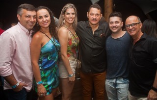 
<a style='margin-left: 5px;' class='btn btn-xs btn-social btn-facebook' href='https://www.facebook.com/sharer/sharer.php?u=https://www.galeramix.com.br/imagem/a71/800-800-90/conteudo/site_galerias/71/galera-mix-petry-victor-e-leo-cezar-menotti-e-fabiano-55.jpg' rel='popup' data-width='500' data-height='400'><i class='fa fa-facebook'></i>Compartilhar <span class='hidden-xs'>no Facebook</span>
</a> 
<a class='btn btn-default btn-xs' target='_blank' href='imagem/a71/800-800-90/conteudo/site_galerias/71/galera-mix-petry-victor-e-leo-cezar-menotti-e-fabiano-55.jpg'>
<span class='glyphicon glyphicon-cloud-download'></span> Salvar
</a>
