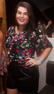 
<a style='margin-left: 5px;' class='btn btn-xs btn-social btn-facebook' href='https://www.facebook.com/sharer/sharer.php?u=https://www.galeramix.com.br/imagem/a71/800-800-90/conteudo/site_galerias/71/galera-mix-petry-victor-e-leo-cezar-menotti-e-fabiano-65.jpg' rel='popup' data-width='500' data-height='400'><i class='fa fa-facebook'></i>Compartilhar <span class='hidden-xs'>no Facebook</span>
</a> 
<a class='btn btn-default btn-xs' target='_blank' href='imagem/a71/800-800-90/conteudo/site_galerias/71/galera-mix-petry-victor-e-leo-cezar-menotti-e-fabiano-65.jpg'>
<span class='glyphicon glyphicon-cloud-download'></span> Salvar
</a>
