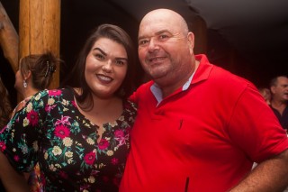 
<a style='margin-left: 5px;' class='btn btn-xs btn-social btn-facebook' href='https://www.facebook.com/sharer/sharer.php?u=https://www.galeramix.com.br/imagem/a71/800-800-90/conteudo/site_galerias/71/galera-mix-petry-victor-e-leo-cezar-menotti-e-fabiano-66.jpg' rel='popup' data-width='500' data-height='400'><i class='fa fa-facebook'></i>Compartilhar <span class='hidden-xs'>no Facebook</span>
</a> 
<a class='btn btn-default btn-xs' target='_blank' href='imagem/a71/800-800-90/conteudo/site_galerias/71/galera-mix-petry-victor-e-leo-cezar-menotti-e-fabiano-66.jpg'>
<span class='glyphicon glyphicon-cloud-download'></span> Salvar
</a>
