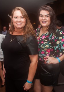 
<a style='margin-left: 5px;' class='btn btn-xs btn-social btn-facebook' href='https://www.facebook.com/sharer/sharer.php?u=https://www.galeramix.com.br/imagem/a71/800-800-90/conteudo/site_galerias/71/galera-mix-petry-victor-e-leo-cezar-menotti-e-fabiano-70.jpg' rel='popup' data-width='500' data-height='400'><i class='fa fa-facebook'></i>Compartilhar <span class='hidden-xs'>no Facebook</span>
</a> 
<a class='btn btn-default btn-xs' target='_blank' href='imagem/a71/800-800-90/conteudo/site_galerias/71/galera-mix-petry-victor-e-leo-cezar-menotti-e-fabiano-70.jpg'>
<span class='glyphicon glyphicon-cloud-download'></span> Salvar
</a>
