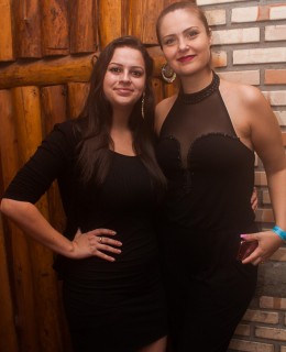 
<a style='margin-left: 5px;' class='btn btn-xs btn-social btn-facebook' href='https://www.facebook.com/sharer/sharer.php?u=https://www.galeramix.com.br/imagem/a71/800-800-90/conteudo/site_galerias/71/galera-mix-petry-victor-e-leo-cezar-menotti-e-fabiano-71.jpg' rel='popup' data-width='500' data-height='400'><i class='fa fa-facebook'></i>Compartilhar <span class='hidden-xs'>no Facebook</span>
</a> 
<a class='btn btn-default btn-xs' target='_blank' href='imagem/a71/800-800-90/conteudo/site_galerias/71/galera-mix-petry-victor-e-leo-cezar-menotti-e-fabiano-71.jpg'>
<span class='glyphicon glyphicon-cloud-download'></span> Salvar
</a>
