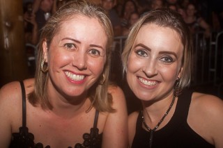 
<a style='margin-left: 5px;' class='btn btn-xs btn-social btn-facebook' href='https://www.facebook.com/sharer/sharer.php?u=https://www.galeramix.com.br/imagem/a71/800-800-90/conteudo/site_galerias/71/galera-mix-petry-victor-e-leo-cezar-menotti-e-fabiano-8.jpg' rel='popup' data-width='500' data-height='400'><i class='fa fa-facebook'></i>Compartilhar <span class='hidden-xs'>no Facebook</span>
</a> 
<a class='btn btn-default btn-xs' target='_blank' href='imagem/a71/800-800-90/conteudo/site_galerias/71/galera-mix-petry-victor-e-leo-cezar-menotti-e-fabiano-8.jpg'>
<span class='glyphicon glyphicon-cloud-download'></span> Salvar
</a>
