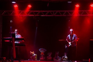 
                                    <a style='margin-left: 5px;' class='btn btn-xs btn-social btn-facebook' href='https://www.facebook.com/sharer/sharer.php?u=https://www.galeramix.com.br/imagem/a72/800-800-90/conteudo/site_galerias/72/baile-pascoa-1.jpg' rel='popup' data-width='500' data-height='400'><i class='fa fa-facebook'></i>Compartilhar <span class='hidden-xs'>no Facebook</span>
                                </a> 
                                <a class='btn btn-default btn-xs' target='_blank' href='imagem/a72/800-800-90/conteudo/site_galerias/72/baile-pascoa-1.jpg'>
                                    <span class='glyphicon glyphicon-cloud-download'></span> Salvar
                                </a>
                                