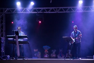 
<a style='margin-left: 5px;' class='btn btn-xs btn-social btn-facebook' href='https://www.facebook.com/sharer/sharer.php?u=https://www.galeramix.com.br/imagem/a72/800-800-90/conteudo/site_galerias/72/baile-pascoa-2.jpg' rel='popup' data-width='500' data-height='400'><i class='fa fa-facebook'></i>Compartilhar <span class='hidden-xs'>no Facebook</span>
</a> 
<a class='btn btn-default btn-xs' target='_blank' href='imagem/a72/800-800-90/conteudo/site_galerias/72/baile-pascoa-2.jpg'>
<span class='glyphicon glyphicon-cloud-download'></span> Salvar
</a>
