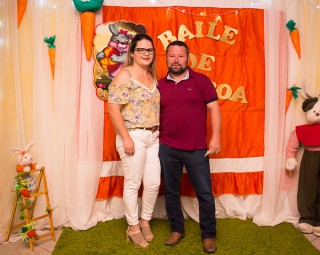 
<a style='margin-left: 5px;' class='btn btn-xs btn-social btn-facebook' href='https://www.facebook.com/sharer/sharer.php?u=https://www.galeramix.com.br/imagem/a72/800-800-90/conteudo/site_galerias/72/baile-pascoa-20.jpg' rel='popup' data-width='500' data-height='400'><i class='fa fa-facebook'></i>Compartilhar <span class='hidden-xs'>no Facebook</span>
</a> 
<a class='btn btn-default btn-xs' target='_blank' href='imagem/a72/800-800-90/conteudo/site_galerias/72/baile-pascoa-20.jpg'>
<span class='glyphicon glyphicon-cloud-download'></span> Salvar
</a>
