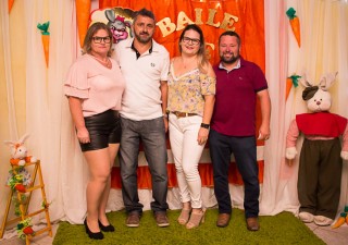 
<a style='margin-left: 5px;' class='btn btn-xs btn-social btn-facebook' href='https://www.facebook.com/sharer/sharer.php?u=https://www.galeramix.com.br/imagem/a72/800-800-90/conteudo/site_galerias/72/baile-pascoa-22.jpg' rel='popup' data-width='500' data-height='400'><i class='fa fa-facebook'></i>Compartilhar <span class='hidden-xs'>no Facebook</span>
</a> 
<a class='btn btn-default btn-xs' target='_blank' href='imagem/a72/800-800-90/conteudo/site_galerias/72/baile-pascoa-22.jpg'>
<span class='glyphicon glyphicon-cloud-download'></span> Salvar
</a>
