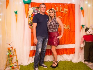 
<a style='margin-left: 5px;' class='btn btn-xs btn-social btn-facebook' href='https://www.facebook.com/sharer/sharer.php?u=https://www.galeramix.com.br/imagem/a72/800-800-90/conteudo/site_galerias/72/baile-pascoa-25.jpg' rel='popup' data-width='500' data-height='400'><i class='fa fa-facebook'></i>Compartilhar <span class='hidden-xs'>no Facebook</span>
</a> 
<a class='btn btn-default btn-xs' target='_blank' href='imagem/a72/800-800-90/conteudo/site_galerias/72/baile-pascoa-25.jpg'>
<span class='glyphicon glyphicon-cloud-download'></span> Salvar
</a>
