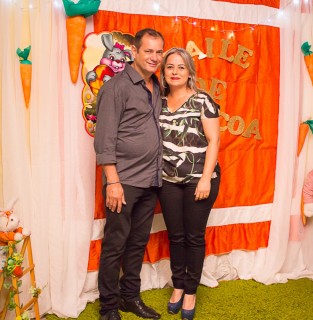 
<a style='margin-left: 5px;' class='btn btn-xs btn-social btn-facebook' href='https://www.facebook.com/sharer/sharer.php?u=https://www.galeramix.com.br/imagem/a72/800-800-90/conteudo/site_galerias/72/baile-pascoa-37.jpg' rel='popup' data-width='500' data-height='400'><i class='fa fa-facebook'></i>Compartilhar <span class='hidden-xs'>no Facebook</span>
</a> 
<a class='btn btn-default btn-xs' target='_blank' href='imagem/a72/800-800-90/conteudo/site_galerias/72/baile-pascoa-37.jpg'>
<span class='glyphicon glyphicon-cloud-download'></span> Salvar
</a>
