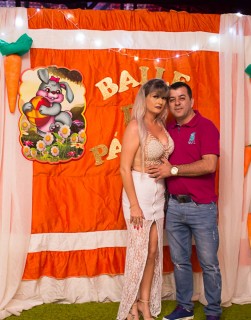 
<a style='margin-left: 5px;' class='btn btn-xs btn-social btn-facebook' href='https://www.facebook.com/sharer/sharer.php?u=https://www.galeramix.com.br/imagem/a72/800-800-90/conteudo/site_galerias/72/baile-pascoa-43.jpg' rel='popup' data-width='500' data-height='400'><i class='fa fa-facebook'></i>Compartilhar <span class='hidden-xs'>no Facebook</span>
</a> 
<a class='btn btn-default btn-xs' target='_blank' href='imagem/a72/800-800-90/conteudo/site_galerias/72/baile-pascoa-43.jpg'>
<span class='glyphicon glyphicon-cloud-download'></span> Salvar
</a>
