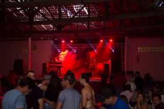 
<a style='margin-left: 5px;' class='btn btn-xs btn-social btn-facebook' href='https://www.facebook.com/sharer/sharer.php?u=https://www.galeramix.com.br/imagem/a72/800-800-90/conteudo/site_galerias/72/baile-pascoa-56.jpg' rel='popup' data-width='500' data-height='400'><i class='fa fa-facebook'></i>Compartilhar <span class='hidden-xs'>no Facebook</span>
</a> 
<a class='btn btn-default btn-xs' target='_blank' href='imagem/a72/800-800-90/conteudo/site_galerias/72/baile-pascoa-56.jpg'>
<span class='glyphicon glyphicon-cloud-download'></span> Salvar
</a>
