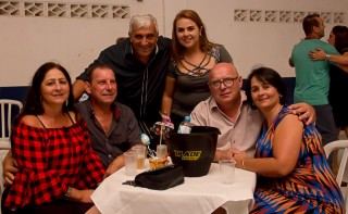 
<a style='margin-left: 5px;' class='btn btn-xs btn-social btn-facebook' href='https://www.facebook.com/sharer/sharer.php?u=https://www.galeramix.com.br/imagem/a72/800-800-90/conteudo/site_galerias/72/baile-pascoa-57.jpg' rel='popup' data-width='500' data-height='400'><i class='fa fa-facebook'></i>Compartilhar <span class='hidden-xs'>no Facebook</span>
</a> 
<a class='btn btn-default btn-xs' target='_blank' href='imagem/a72/800-800-90/conteudo/site_galerias/72/baile-pascoa-57.jpg'>
<span class='glyphicon glyphicon-cloud-download'></span> Salvar
</a>
