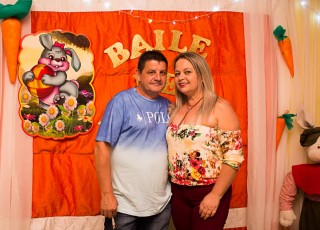 
<a style='margin-left: 5px;' class='btn btn-xs btn-social btn-facebook' href='https://www.facebook.com/sharer/sharer.php?u=https://www.galeramix.com.br/imagem/a72/800-800-90/conteudo/site_galerias/72/baile-pascoa-7.jpg' rel='popup' data-width='500' data-height='400'><i class='fa fa-facebook'></i>Compartilhar <span class='hidden-xs'>no Facebook</span>
</a> 
<a class='btn btn-default btn-xs' target='_blank' href='imagem/a72/800-800-90/conteudo/site_galerias/72/baile-pascoa-7.jpg'>
<span class='glyphicon glyphicon-cloud-download'></span> Salvar
</a>
