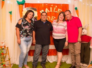 
<a style='margin-left: 5px;' class='btn btn-xs btn-social btn-facebook' href='https://www.facebook.com/sharer/sharer.php?u=https://www.galeramix.com.br/imagem/a72/800-800-90/conteudo/site_galerias/72/baile-pascoa-9.jpg' rel='popup' data-width='500' data-height='400'><i class='fa fa-facebook'></i>Compartilhar <span class='hidden-xs'>no Facebook</span>
</a> 
<a class='btn btn-default btn-xs' target='_blank' href='imagem/a72/800-800-90/conteudo/site_galerias/72/baile-pascoa-9.jpg'>
<span class='glyphicon glyphicon-cloud-download'></span> Salvar
</a>
