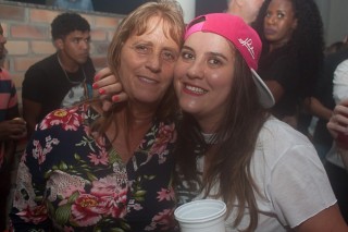 
                        <a style='margin-left: 5px;' class='btn btn-xs btn-social btn-facebook' href='https://www.facebook.com/sharer/sharer.php?u=https://www.galeramix.com.br/imagem/a73/800-800-90/conteudo/site_galerias/73/cachacada-do-ivonir-machado-pirao-com-linguica-tijucas-galeramix-100.jpg' rel='popup' data-width='500' data-height='400'><i class='fa fa-facebook'></i>Compartilhar <span class='hidden-xs'>no Facebook</span>
                    </a> 
                    <a class='btn btn-default btn-xs' target='_blank' href='imagem/a73/800-800-90/conteudo/site_galerias/73/cachacada-do-ivonir-machado-pirao-com-linguica-tijucas-galeramix-100.jpg'>
                        <span class='glyphicon glyphicon-cloud-download'></span> Salvar
                    </a>
                    