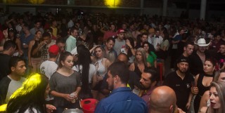 
<a style='margin-left: 5px;' class='btn btn-xs btn-social btn-facebook' href='https://www.facebook.com/sharer/sharer.php?u=https://www.galeramix.com.br/imagem/a73/800-800-90/conteudo/site_galerias/73/cachacada-do-ivonir-machado-pirao-com-linguica-tijucas-galeramix-108.jpg' rel='popup' data-width='500' data-height='400'><i class='fa fa-facebook'></i>Compartilhar <span class='hidden-xs'>no Facebook</span>
</a> 
<a class='btn btn-default btn-xs' target='_blank' href='imagem/a73/800-800-90/conteudo/site_galerias/73/cachacada-do-ivonir-machado-pirao-com-linguica-tijucas-galeramix-108.jpg'>
<span class='glyphicon glyphicon-cloud-download'></span> Salvar
</a>
