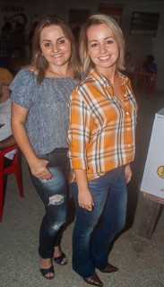 
<a style='margin-left: 5px;' class='btn btn-xs btn-social btn-facebook' href='https://www.facebook.com/sharer/sharer.php?u=https://www.galeramix.com.br/imagem/a73/800-800-90/conteudo/site_galerias/73/cachacada-do-ivonir-machado-pirao-com-linguica-tijucas-galeramix-11.jpg' rel='popup' data-width='500' data-height='400'><i class='fa fa-facebook'></i>Compartilhar <span class='hidden-xs'>no Facebook</span>
</a> 
<a class='btn btn-default btn-xs' target='_blank' href='imagem/a73/800-800-90/conteudo/site_galerias/73/cachacada-do-ivonir-machado-pirao-com-linguica-tijucas-galeramix-11.jpg'>
<span class='glyphicon glyphicon-cloud-download'></span> Salvar
</a>
