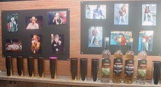 
<a style='margin-left: 5px;' class='btn btn-xs btn-social btn-facebook' href='https://www.facebook.com/sharer/sharer.php?u=https://www.galeramix.com.br/imagem/a73/800-800-90/conteudo/site_galerias/73/cachacada-do-ivonir-machado-pirao-com-linguica-tijucas-galeramix-123.jpg' rel='popup' data-width='500' data-height='400'><i class='fa fa-facebook'></i>Compartilhar <span class='hidden-xs'>no Facebook</span>
</a> 
<a class='btn btn-default btn-xs' target='_blank' href='imagem/a73/800-800-90/conteudo/site_galerias/73/cachacada-do-ivonir-machado-pirao-com-linguica-tijucas-galeramix-123.jpg'>
<span class='glyphicon glyphicon-cloud-download'></span> Salvar
</a>
