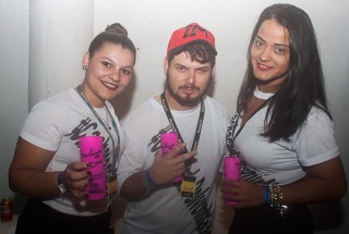 
<a style='margin-left: 5px;' class='btn btn-xs btn-social btn-facebook' href='https://www.facebook.com/sharer/sharer.php?u=https://www.galeramix.com.br/imagem/a73/800-800-90/conteudo/site_galerias/73/cachacada-do-ivonir-machado-pirao-com-linguica-tijucas-galeramix-132.jpg' rel='popup' data-width='500' data-height='400'><i class='fa fa-facebook'></i>Compartilhar <span class='hidden-xs'>no Facebook</span>
</a> 
<a class='btn btn-default btn-xs' target='_blank' href='imagem/a73/800-800-90/conteudo/site_galerias/73/cachacada-do-ivonir-machado-pirao-com-linguica-tijucas-galeramix-132.jpg'>
<span class='glyphicon glyphicon-cloud-download'></span> Salvar
</a>
